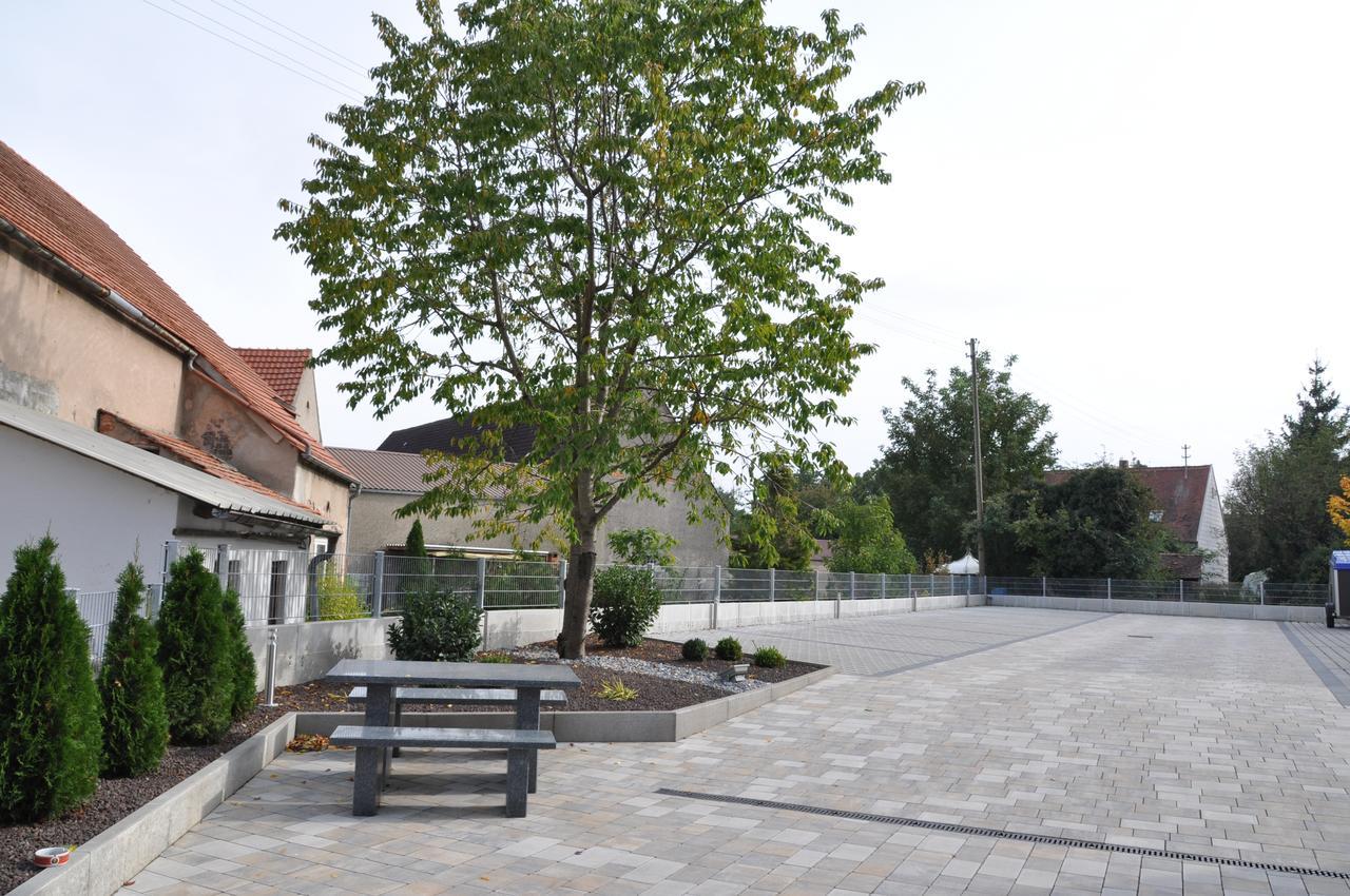 Goldener Schluessel Mit Gaestehaus Sina เนิร์ดลิงเงน ภายนอก รูปภาพ